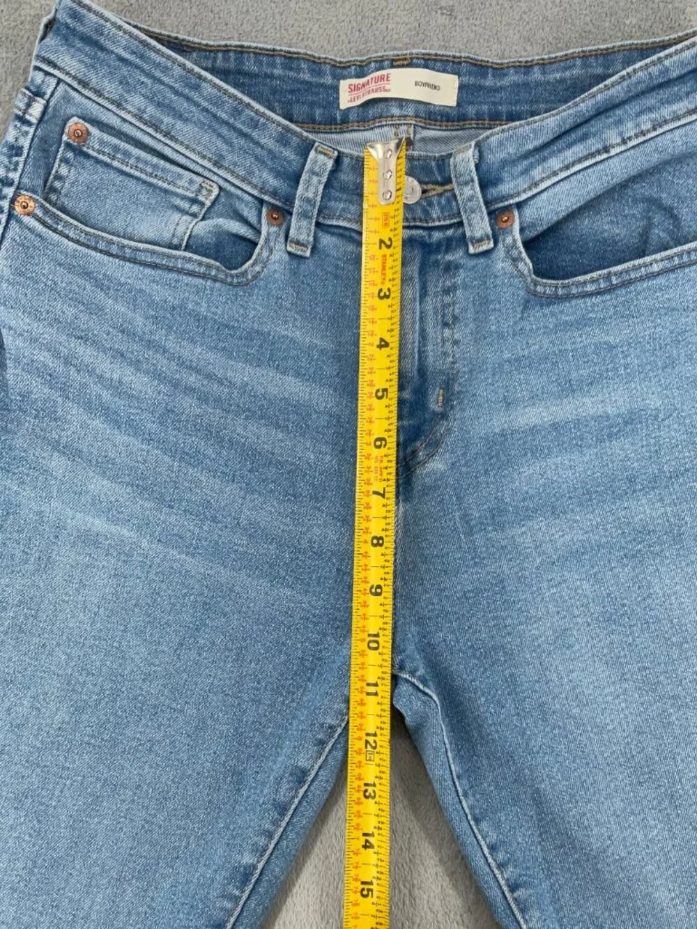 Signature Levi Strauss Boyfriend Jeans Women’s 10 W30 Light Wash